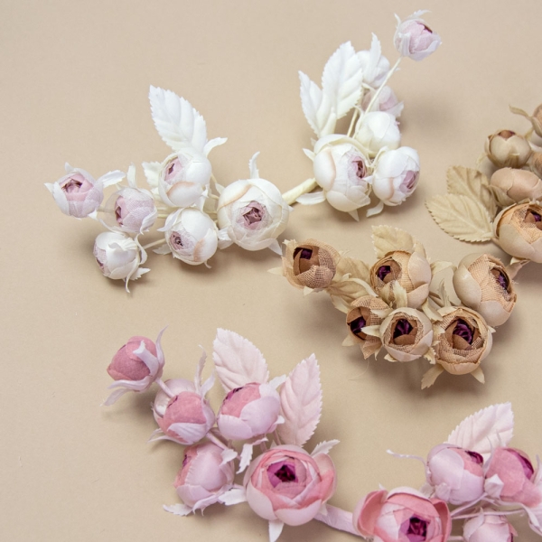 Montaje de flores para complementos, flores para novias, tiaras o flores para comunión